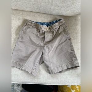 Vineyard Vines, Boys Khaki shorts, 4T